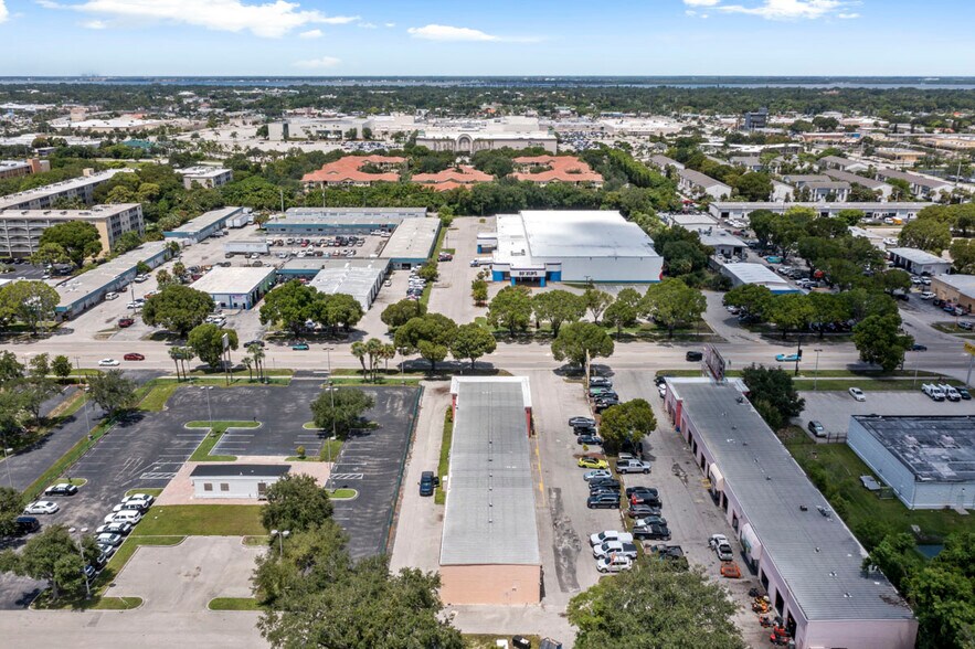 More Photos Of 4145 Fowler St, Fort Myers Auto Repair For Sale