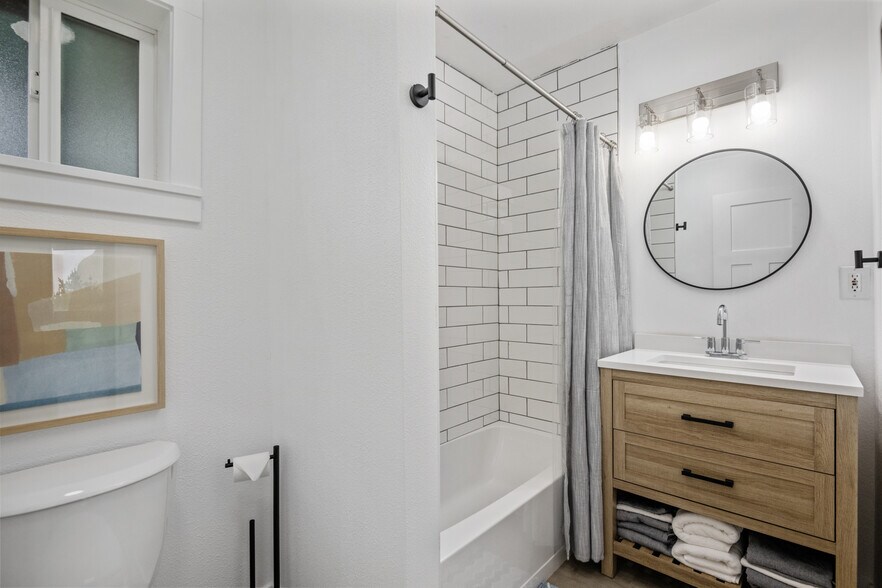 More Photos Of Ocean Rogue Inn, Rockaway Beach Hospitality For Sale