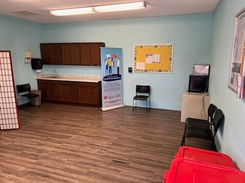 More Photos Of 4201 W Washington Ave, Las Vegas Religious Facility For Lease