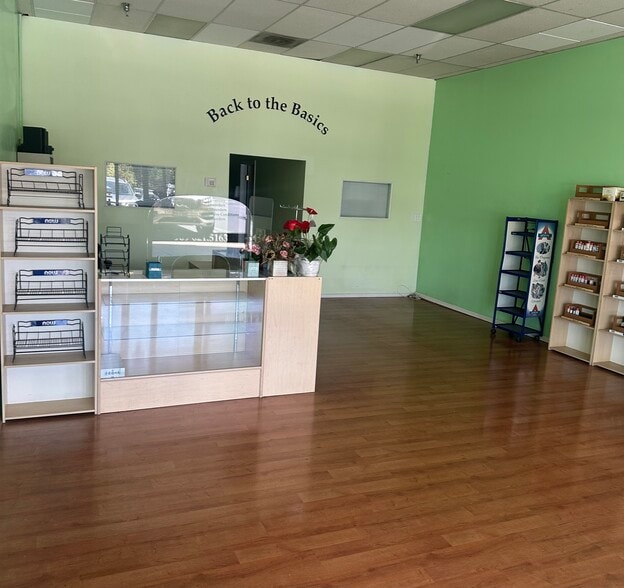 More Photos Of 843 W Foothill Blvd, Claremont Storefront Retail Office For Lease