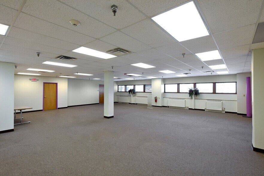 More Photos Of 801-803 West Ave, Rochester Office For Lease