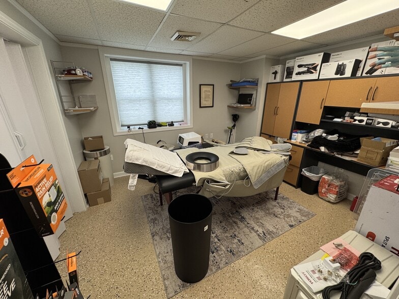 More Photos Of 55-R Main St, Kingston General Retail For Sale