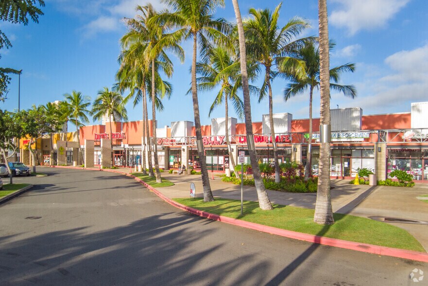 More Photos Of 1130-1150 Kuala St, Pearl City Restaurant For Lease