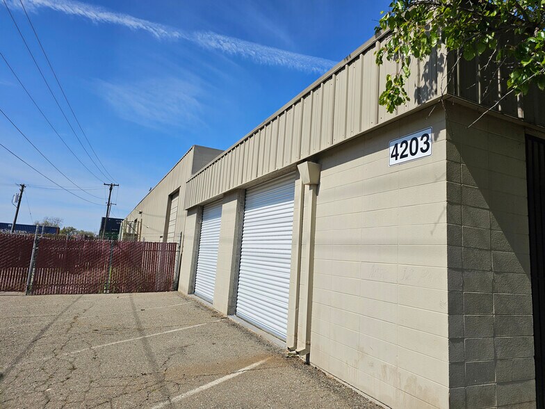 More Photos Of 4203 Coronado Ave, Stockton Warehouse For Lease