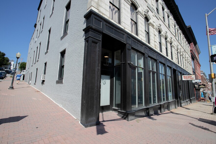More Photos Of 105 Main St, Bangor Apartments For Lease