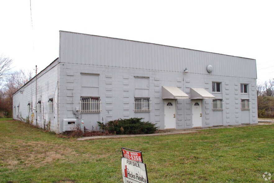 More Photos Of 3140 E Atherton Rd, Burton Distribution For Sale