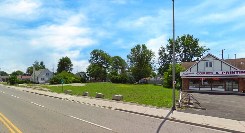 More Photos Of 1027 Dufferin Av, Wallaceburg Land For Sale