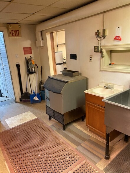 More Photos Of 128 S Main St, Spring Grove Storefront Retail Residential For Lease