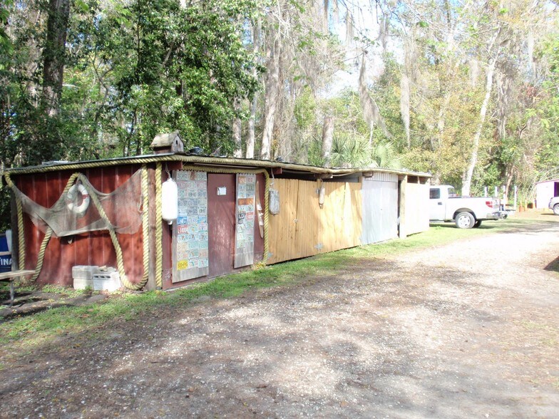 More Photos Of 217 Butler Dr, Satsuma Trailer Camper Park For Sale