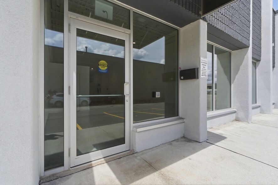 More Photos Of 397 Humberline Dr, Toronto Warehouse For Sale