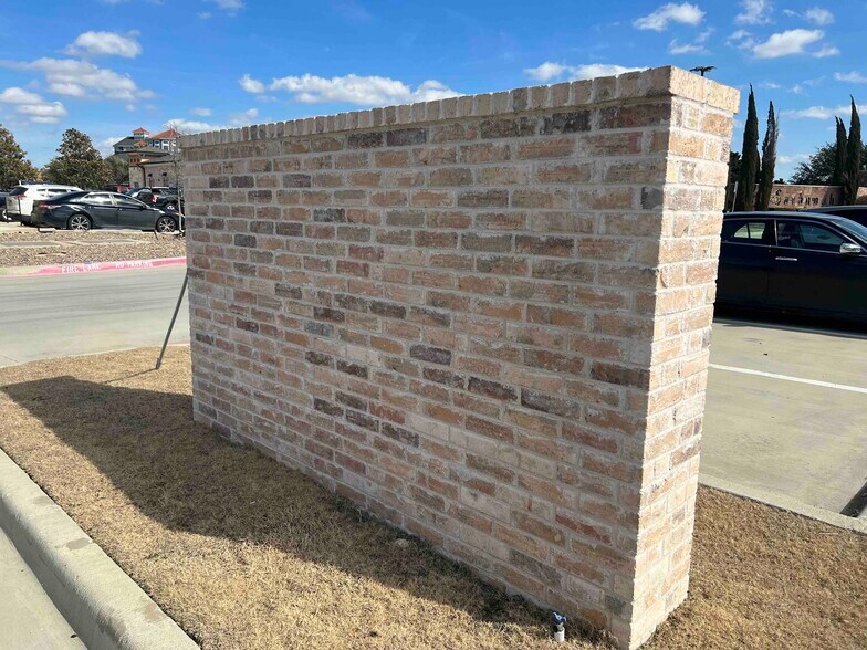 More Photos Of 27045 E University Dr, Aubrey Medical For Lease