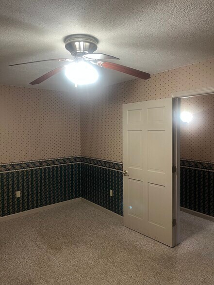 More Photos Of 5 S Main St, Frankfort Office For Lease