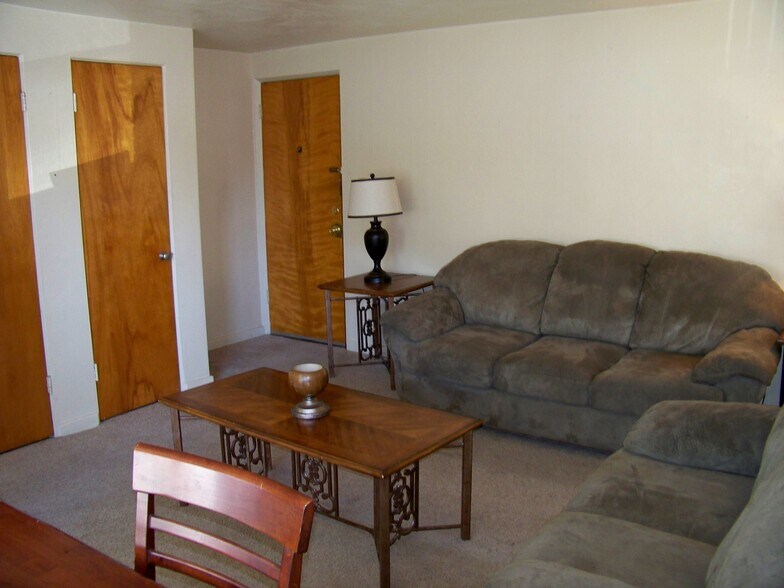 More Photos Of 1101 Washington Ave, Alton Apartments For Sale