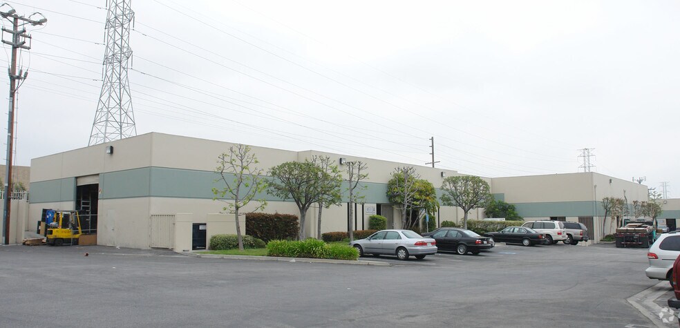 More Photos Of 13200 Estrella Ave, Gardena Unknown For Lease