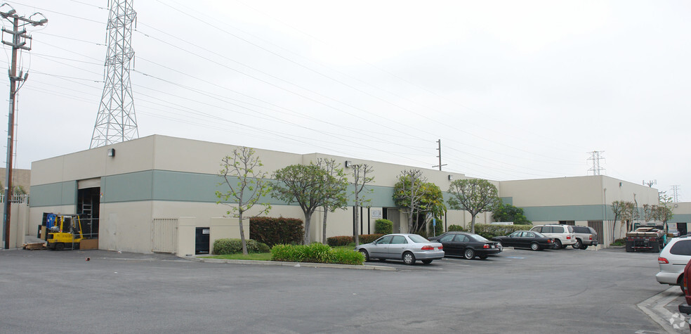 Primary Photo Of 13206 Estrella Ave, Gardena Warehouse For Lease