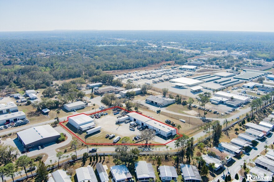 More Photos Of 330 W Brannen Rd, Lakeland Service For Lease