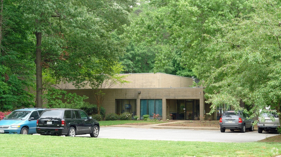 More Photos Of 525 Viking Dr, Virginia Beach Showroom For Sale