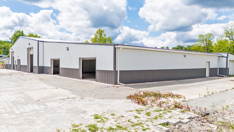More Photos Of 65 Atlas Rd, Uniontown Manufacturing For Sale