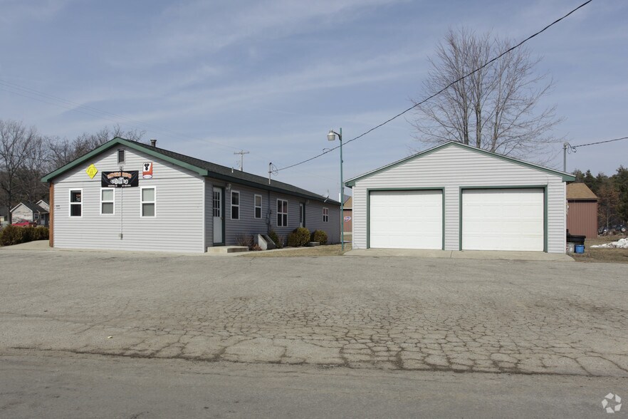 More Photos Of 8474 Mason Dr, Newaygo Office For Lease