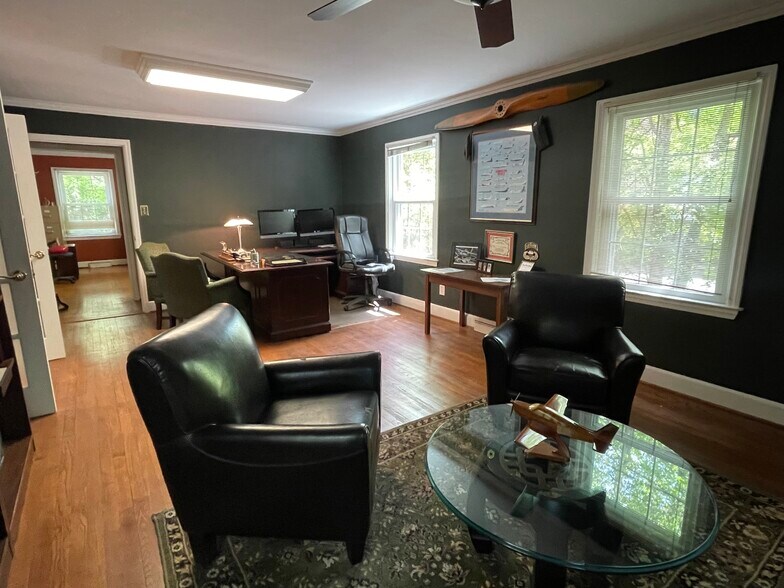 More Photos Of 2715 Reynolda Rd, Winston-Salem Office For Sale
