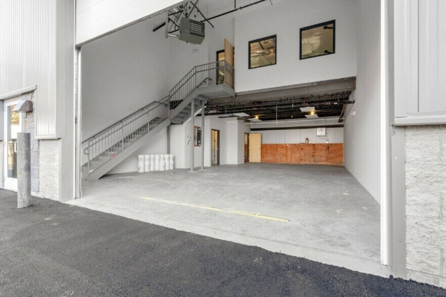 More Photos Of 30 Riverdale Ave, Newton Warehouse For Lease