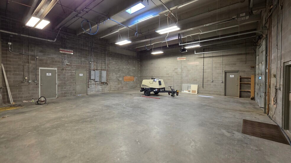 More Photos Of 69-75 Sunflower Rd, Colorado Springs Warehouse For Lease