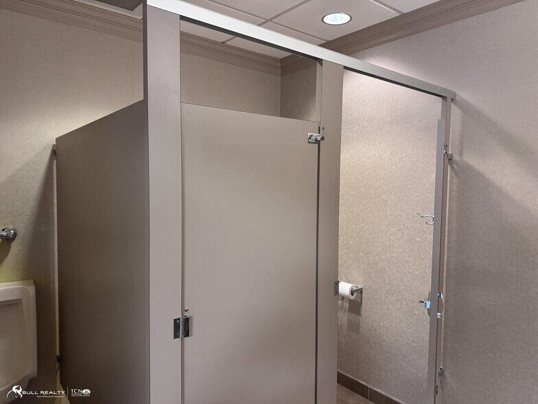 More Photos Of 3495 Holcomb Bridge Rd, Peachtree Corners Office For Sale