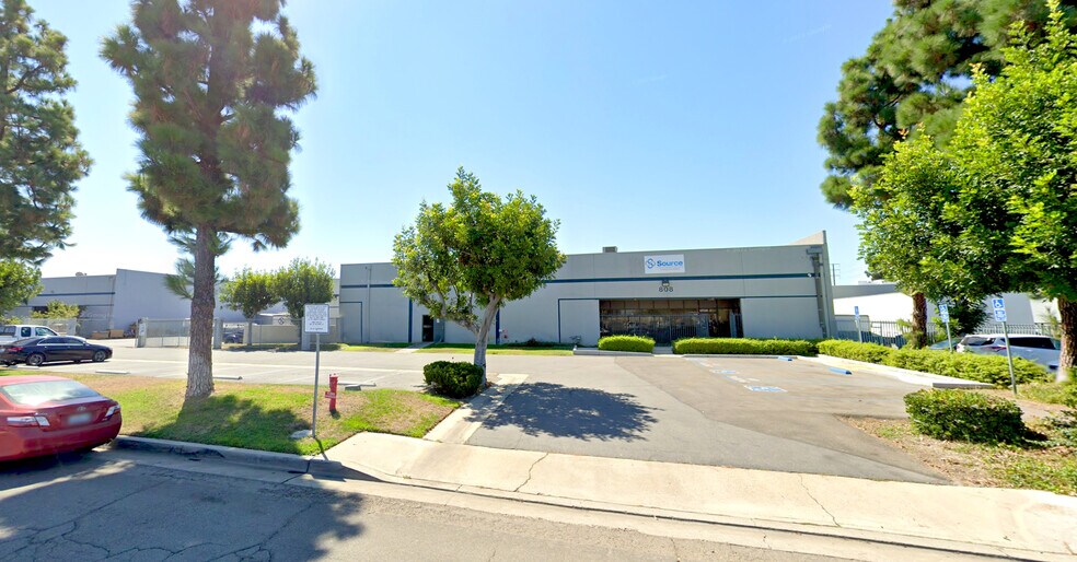 More Photos Of 808 W Nicolas Ave, Orange Manufacturing For Lease
