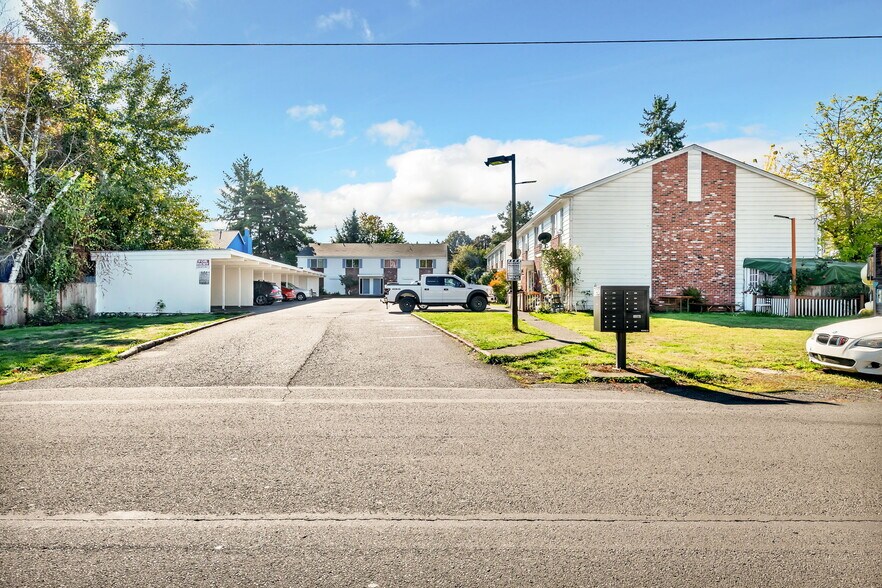 More Photos Of 17920 SW Alexander St, Beaverton Apartments For Sale