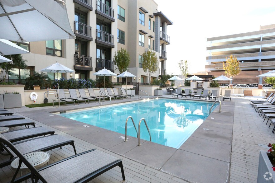 More Photos Of 7350 E Stetson Dr, Scottsdale Apartments For Lease