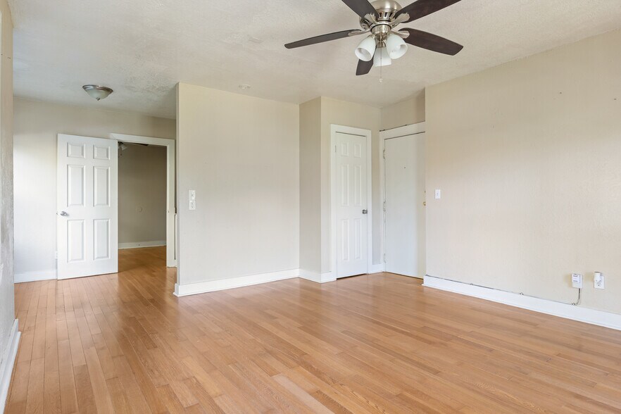 More Photos Of 3820 Walnut St, Kansas City Apartments For Sale
