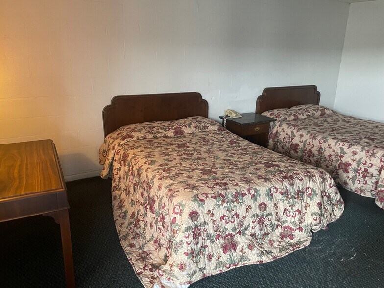 More Photos Of 711 Pasadena Fwy, Pasadena Hotel For Sale