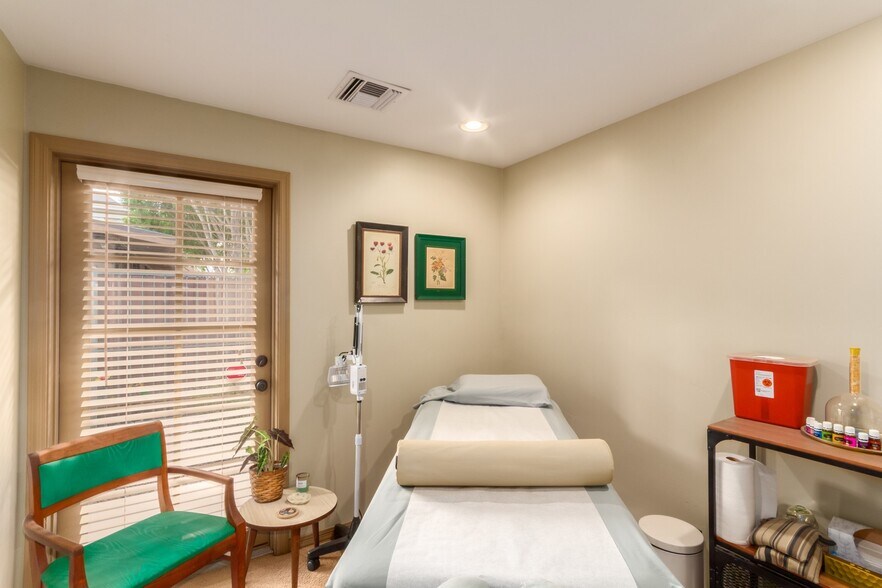 More Photos Of 207 E Monterey Way, Phoenix Office Residential For Sale