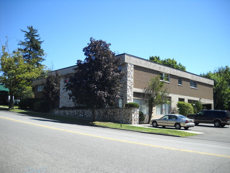 More Photos Of 180 E Central Ave, Pearl River Office For Lease