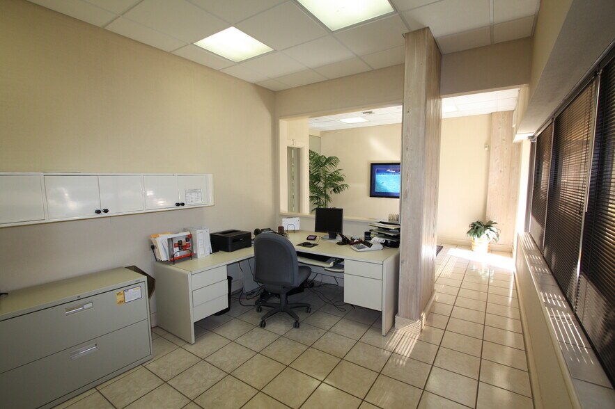 More Photos Of 4152-4230 Blue Heron Blvd W, Riviera Beach Medical For Sale