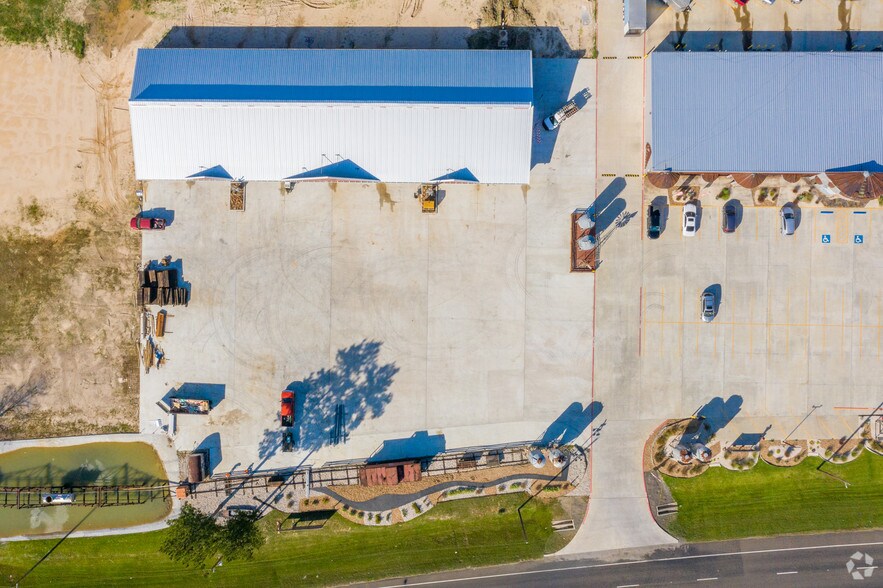 More Photos Of 10445 Eastex Freeway, Beaumont Unknown For Lease