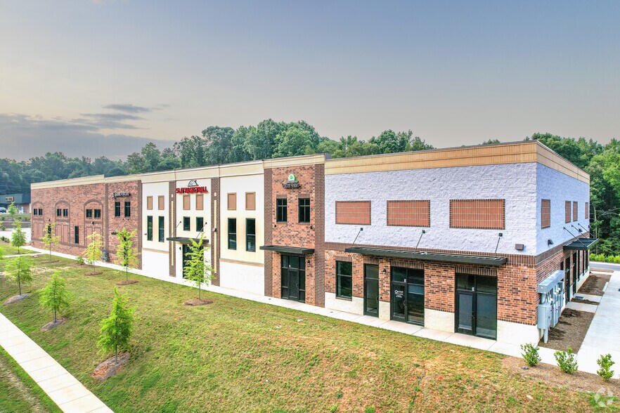 More Photos Of 136 Waxhaw Pky, Waxhaw Storefront Retail Office For Lease