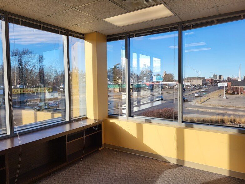 More Photos Of 2900 O St, Lincoln Office For Lease