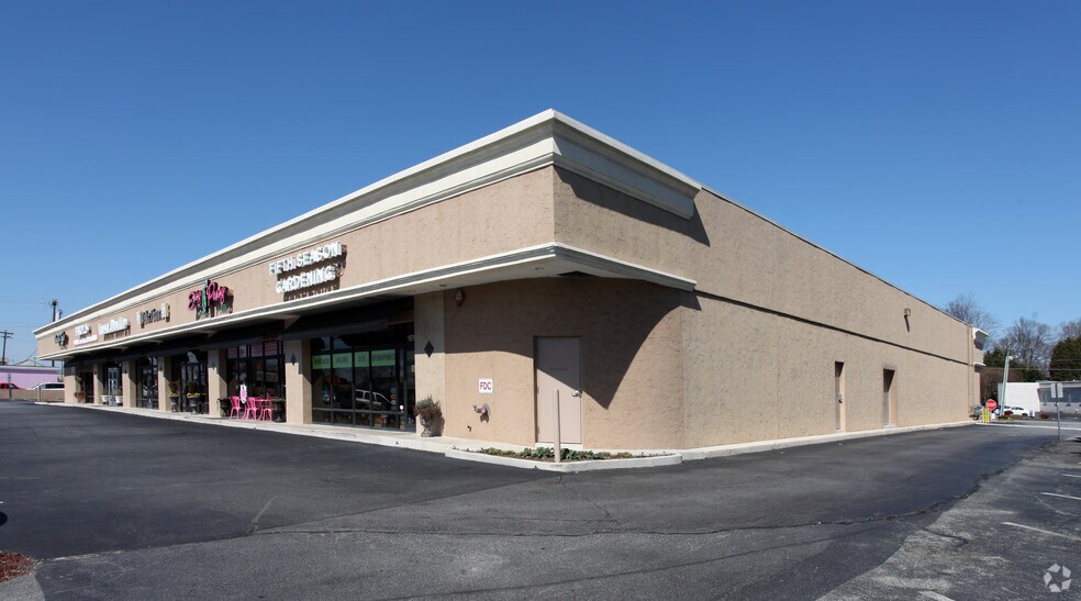 More Photos Of 1616 Battleground Ave, Greensboro Freestanding For Lease