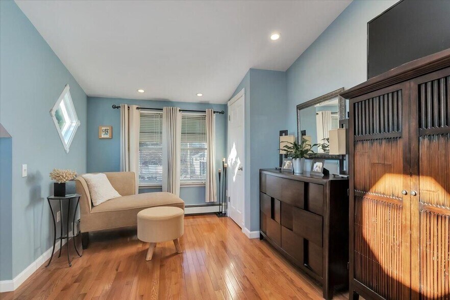 More Photos Of 139 A Bradford St, Provincetown Storefront Retail Residential For Sale