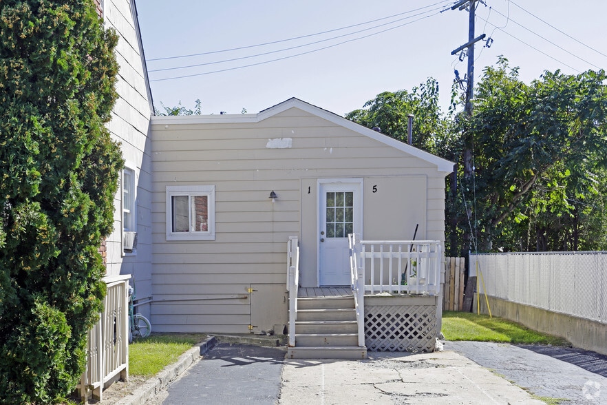 More Photos Of 2961 Prynne St, Keego Harbor Apartments For Sale
