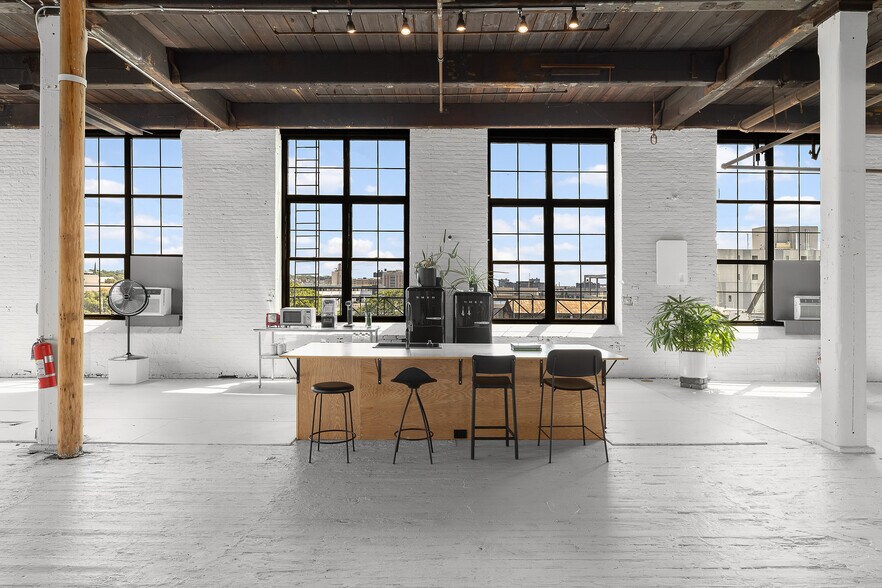 More Photos Of 610-628 Smith St, Brooklyn Warehouse For Lease