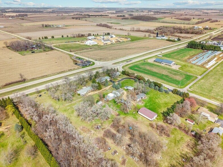 More Photos Of 2280 S Rock City Rd, Ridott Multifamily For Sale