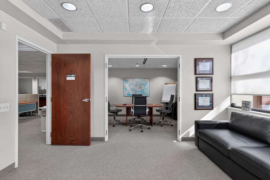 More Photos Of 8451 Boulder Ct, Commerce Township Office For Lease