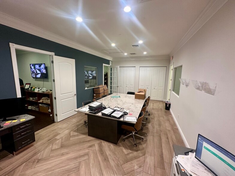 More Photos Of 5731 NE 14th Ave, Fort Lauderdale Warehouse For Lease