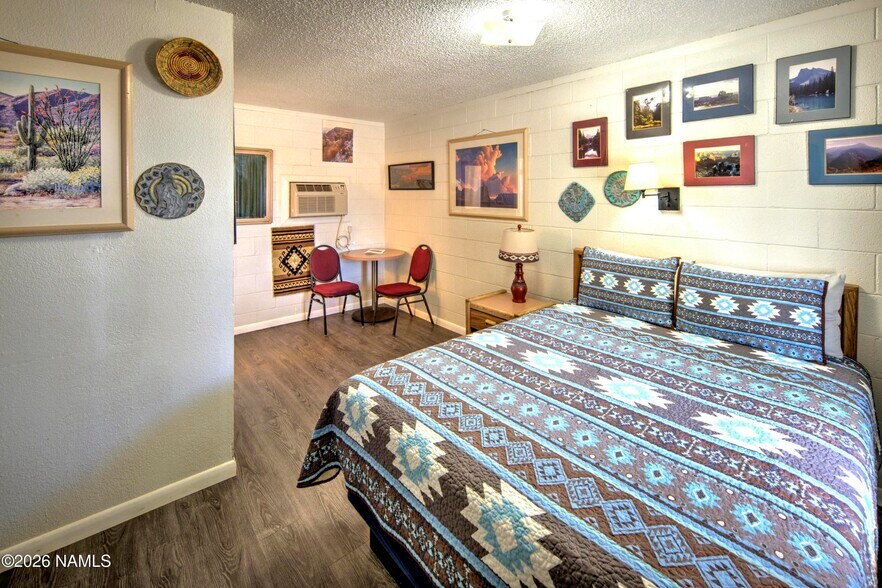 More Photos Of 2141 W 3rd St, Winslow Hotel For Sale
