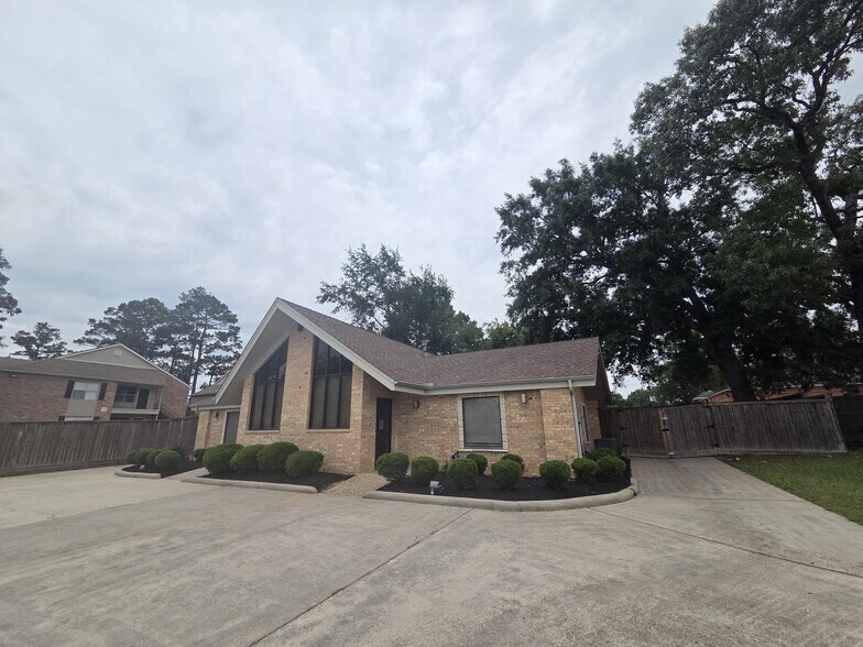 More Photos Of 2204 Sunpark Dr, Conroe Office For Sale