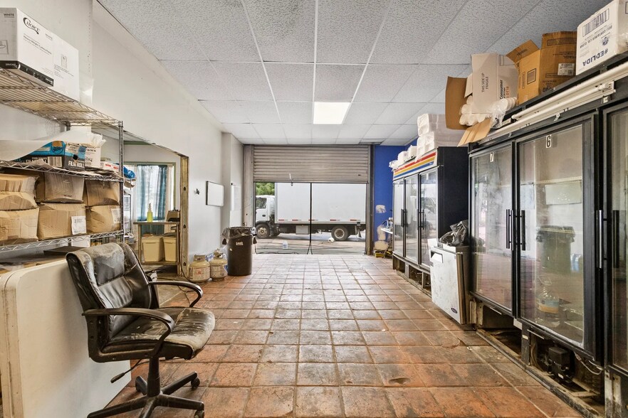 More Photos Of 14613 S Post Oak Rd, Houston Restaurant For Sale