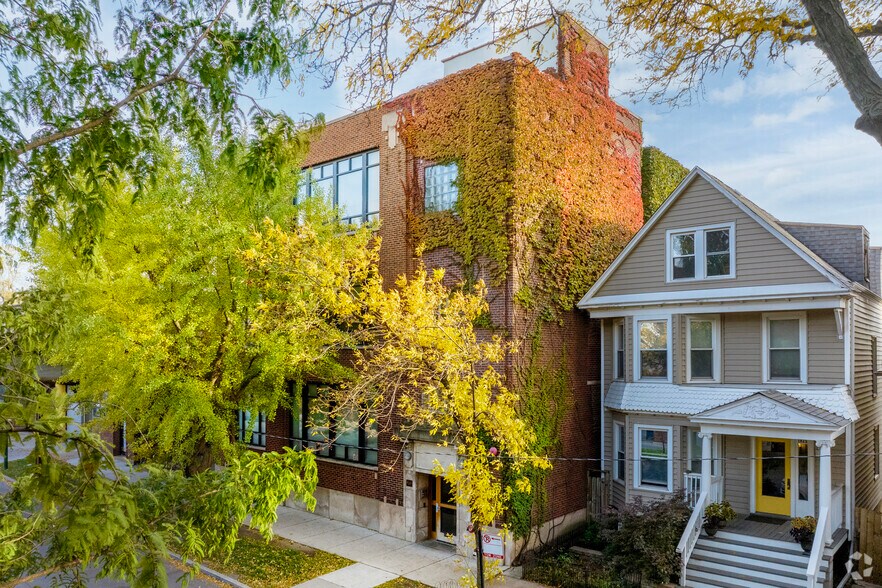 More Photos Of 1821 W Berteau Ave, Chicago Loft Creative Space For Sale