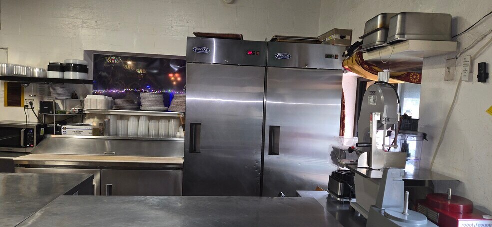 More Photos Of 947 Federal St, Philadelphia Restaurant For Sale